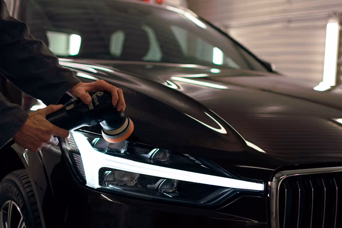 premium-car-polishing